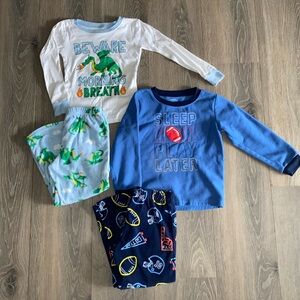 Bundle of 2 fleece pajamas